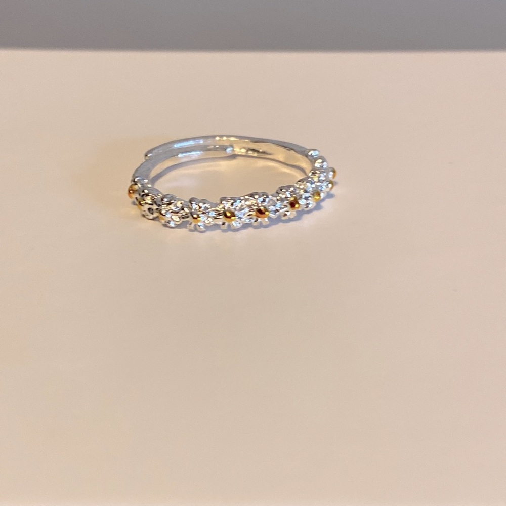 4/$20 Daisy 🌼 Ring